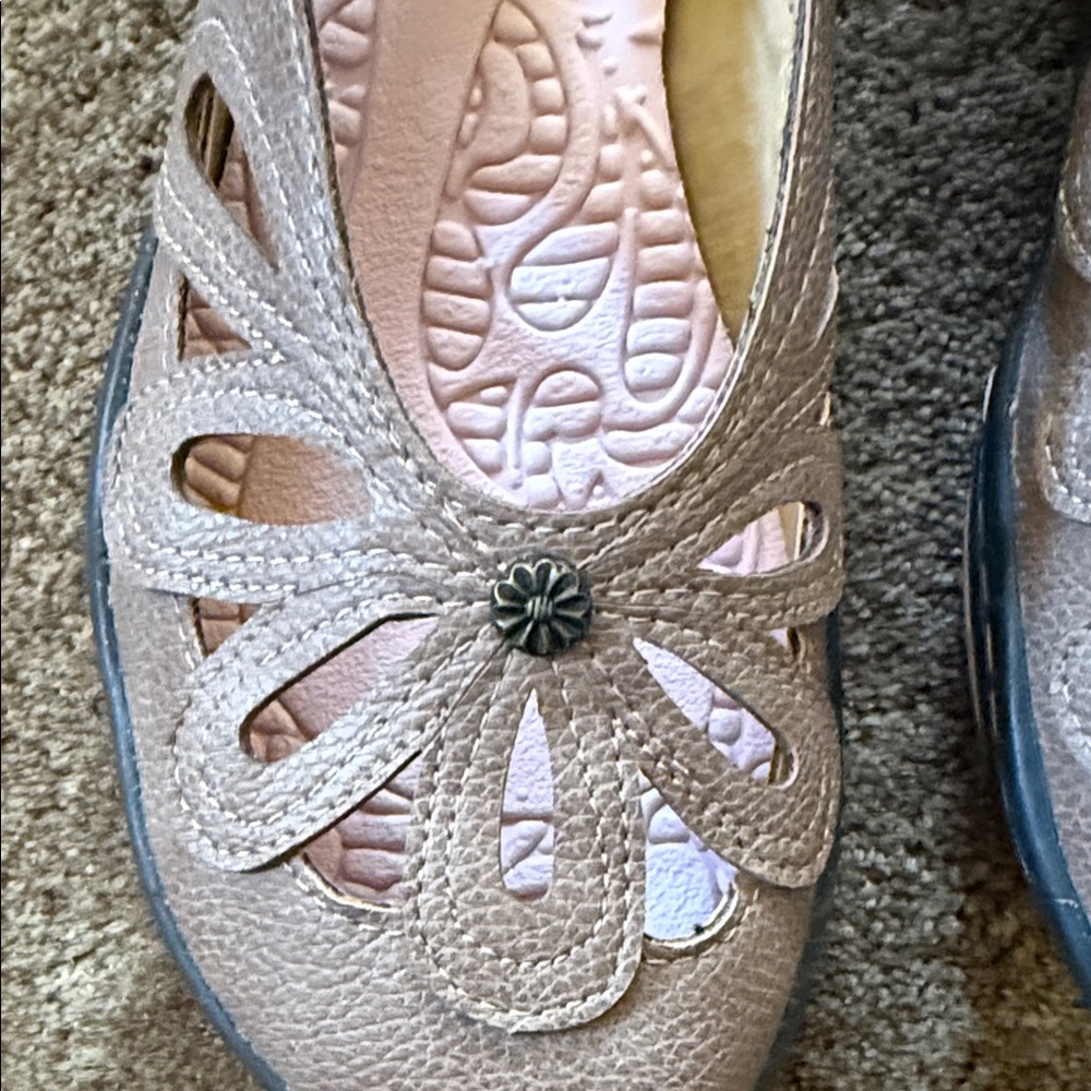 JBU Women's Brown Cutout Sandals - Picture 2 of 7